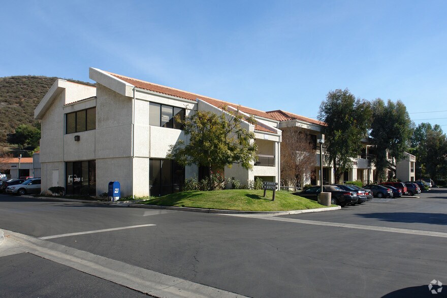 More Photos Of 2955 E Hillcrest Dr, Thousand Oaks Unknown For Lease