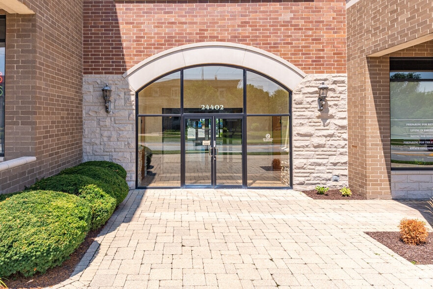 More Photos Of 24402 W Lockport St, Plainfield Office For Lease