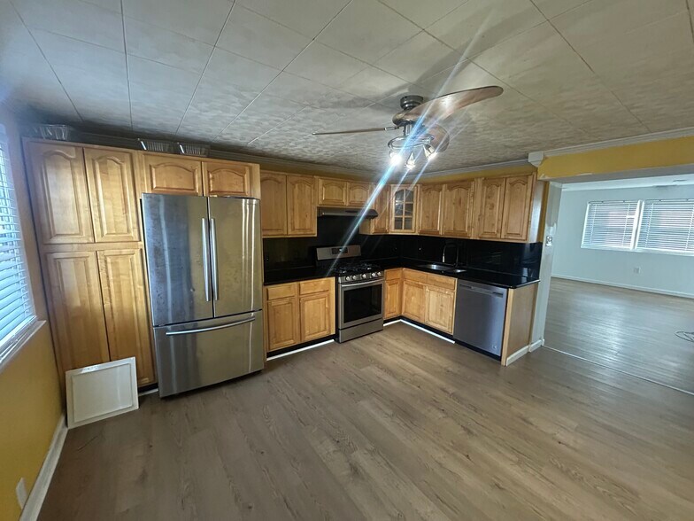 More Photos Of 4655 Benson St, Philadelphia Apartments For Sale