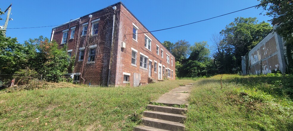 More Photos Of 4962-4966 Benning Rd SE, Washington Apartments For Sale