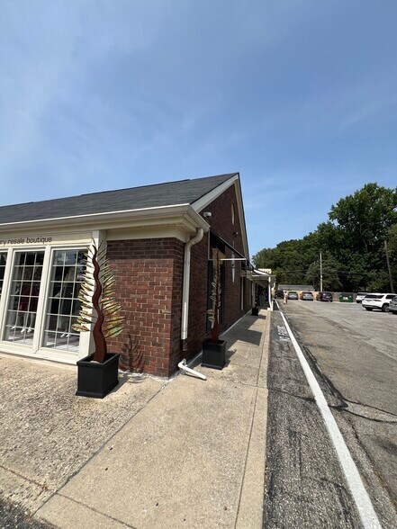 More Photos Of 1810 Broad Ripple Ave, Indianapolis Office For Lease