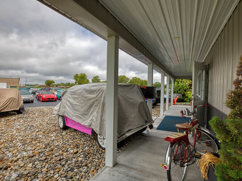 More Photos Of 17593 Nassau Commons Blvd, Lewes Flex For Sale