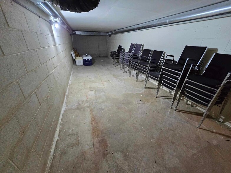 More Photos Of 661 N County Road 25A, Troy Daycare Center For Lease