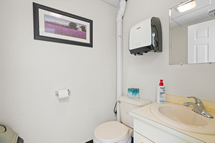 More Photos Of 360 State Route 101, Bedford Office For Sale