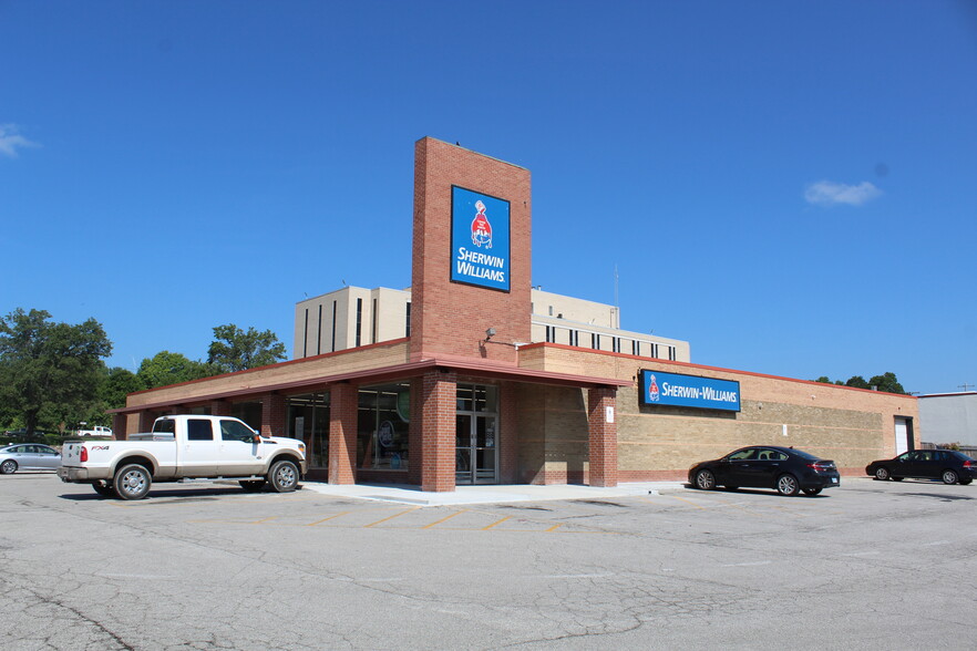 Primary Photo Of 7002 Johnson Dr, Mission General Retail For Lease