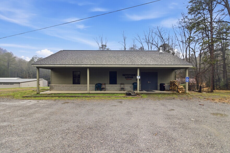 More Photos Of 89 Nolan Rd, Penfield General Retail For Sale