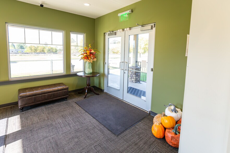 More Photos Of 200 W Railroad Ave, Plains Medical For Sale