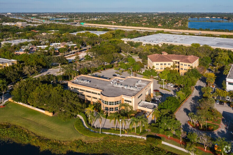 More Photos Of 1625 N Commerce Pky, Weston Medical For Lease