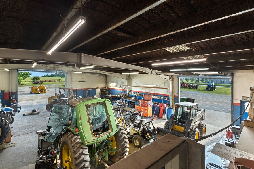 More Photos Of 60 US-54 Hwy, El Dorado Springs General Retail For Sale