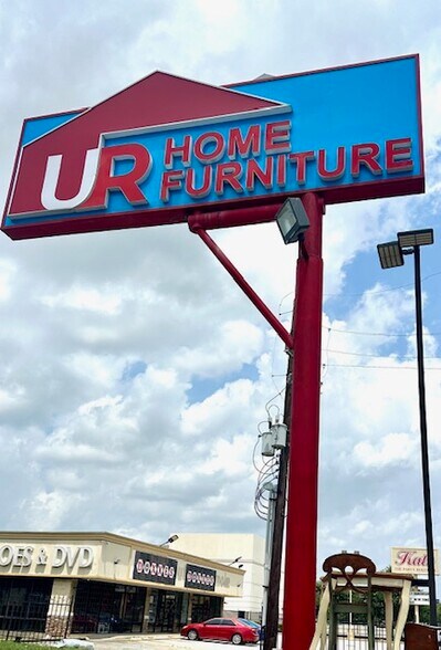 More Photos Of 16745 N I-45 Fwy, Houston Industrial For Sale