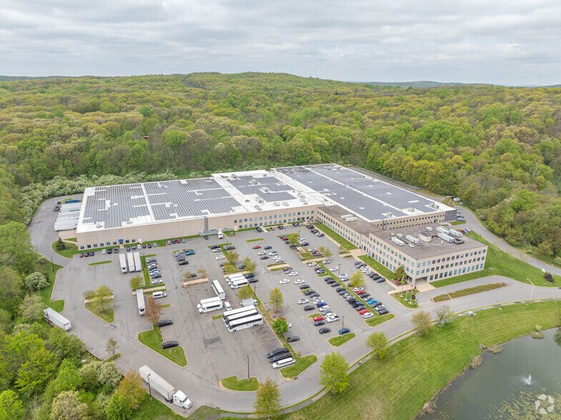 More Photos Of 350 Clark Dr, Mount Olive Warehouse For Lease