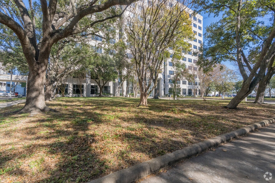 More Photos Of 9800 Centre Pky, Houston Office For Lease