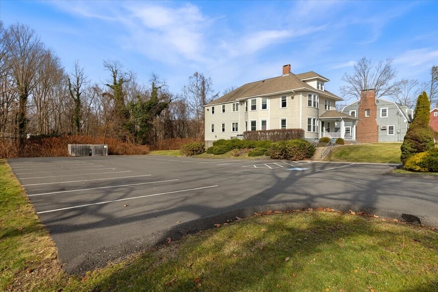 More Photos Of 2040 Whitney Ave, Hamden Office For Lease