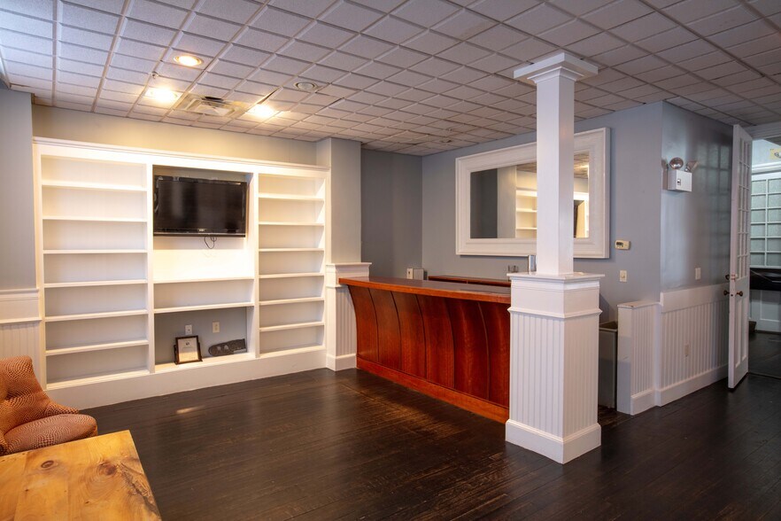 More Photos Of 15 Chestnut St, Portland Specialty For Sale