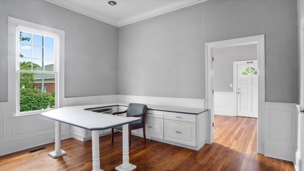 More Photos Of 109 Gilliam St, Oxford Medical For Lease