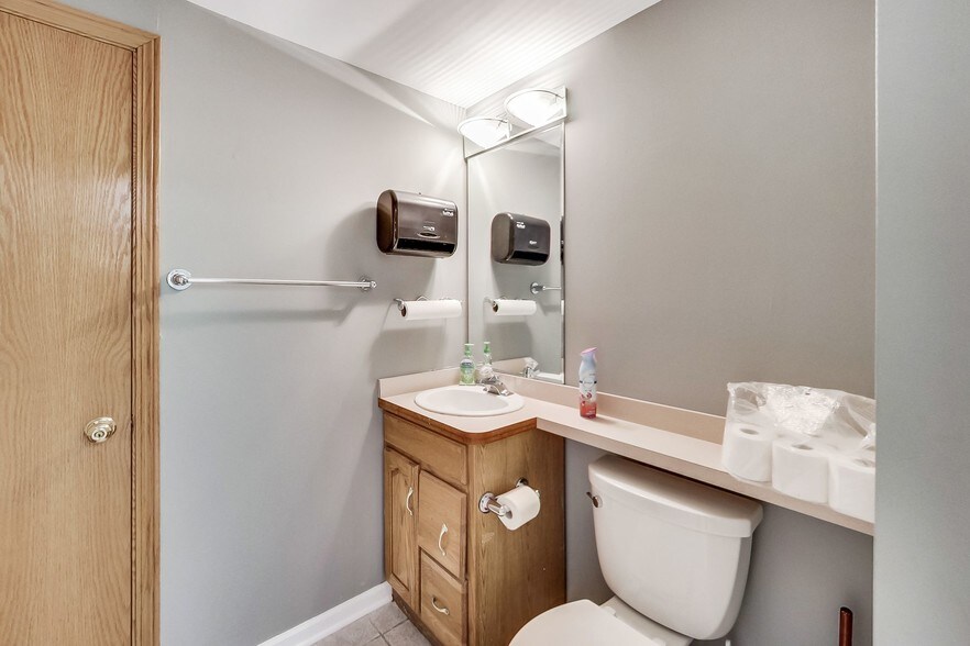 More Photos Of 2636 N Lincoln Ave, Chicago Apartments For Lease