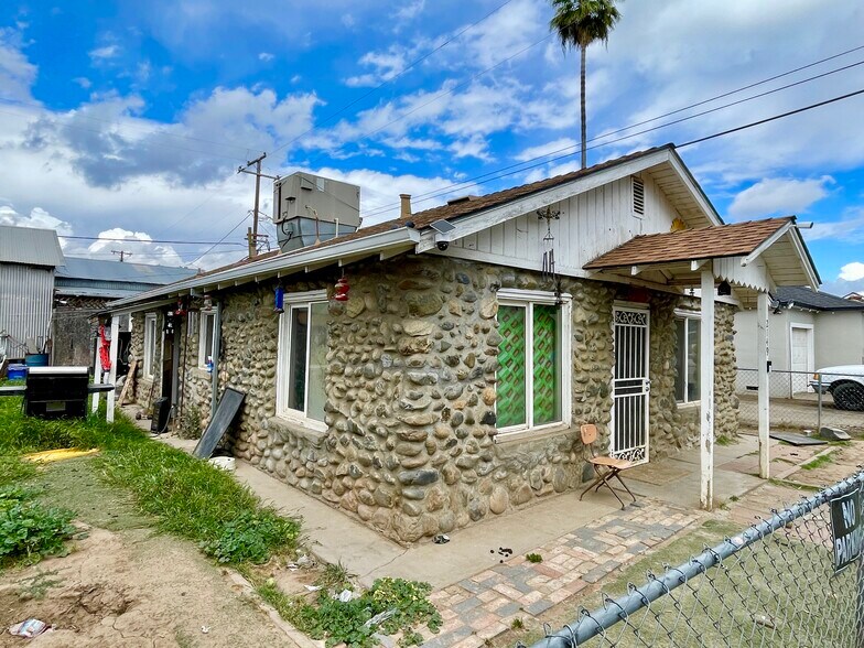 More Photos Of 1799 E 21st St, Merced Flex For Sale