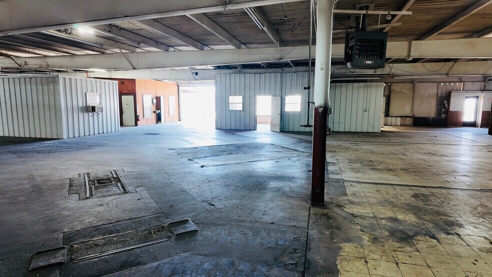 More Photos Of 1520 S Central Ave, Oklahoma City Manufacturing For Sale