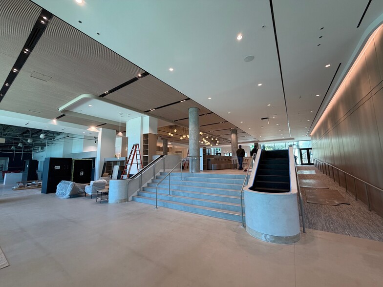 More Photos Of 511 Government Ave, Valparaiso Office For Lease
