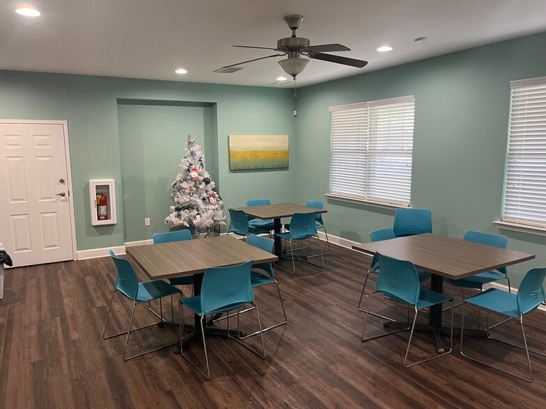 More Photos Of 500 Mendel Ave, Thomson Apartments For Sale