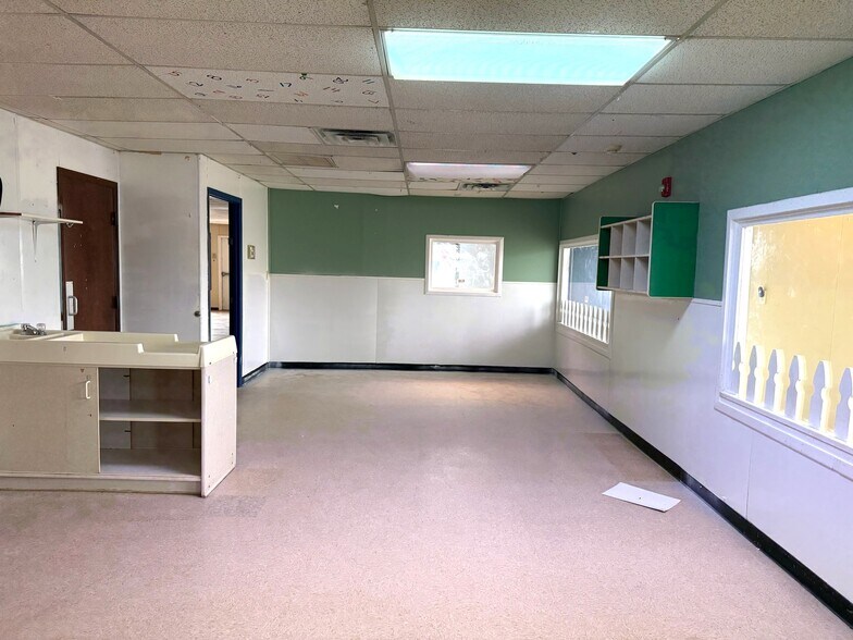 More Photos Of 6720 Chapman Rd, North Richland Hills General Retail For Sale