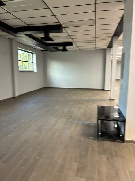 More Photos Of 28455 Plymouth Rd, Livonia Bowling Alley For Lease
