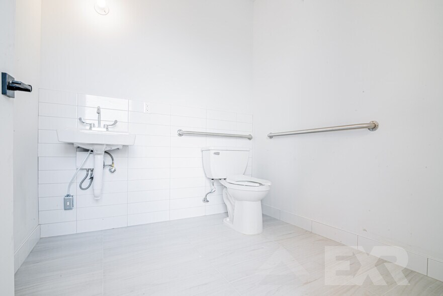 More Photos Of 1308 Myrtle Ave, Brooklyn Office For Sale
