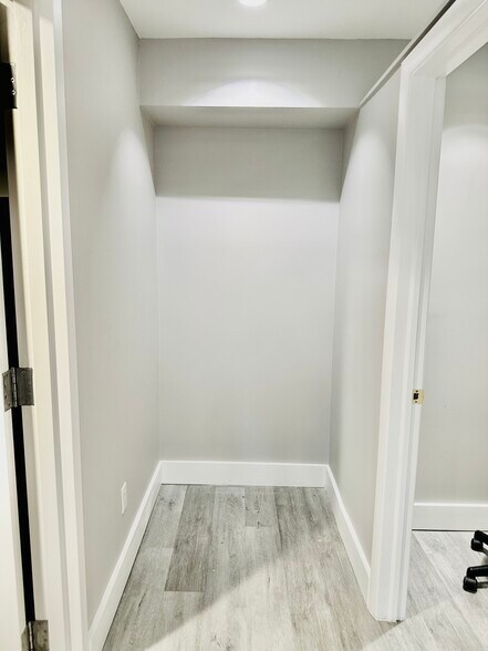 More Photos Of 151 Greenwich Ave, Greenwich Office For Lease