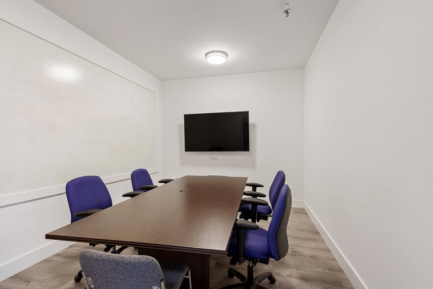 More Photos Of 6478 Putnam Ford Dr, Woodstock Office For Lease