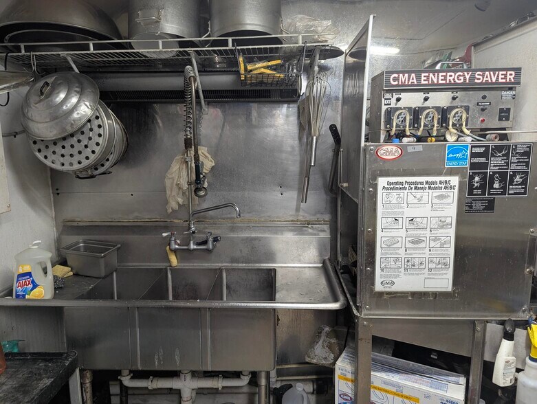 More Photos Of 7923 US Highway 19, Port Richey Restaurant For Sale
