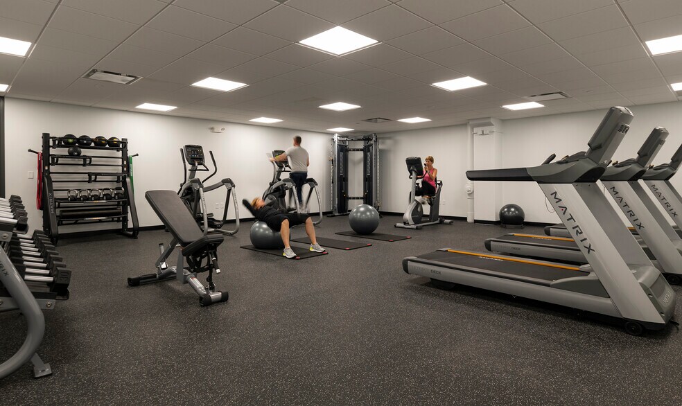 More Photos Of 10401 Innovation Dr, Wauwatosa Office For Lease