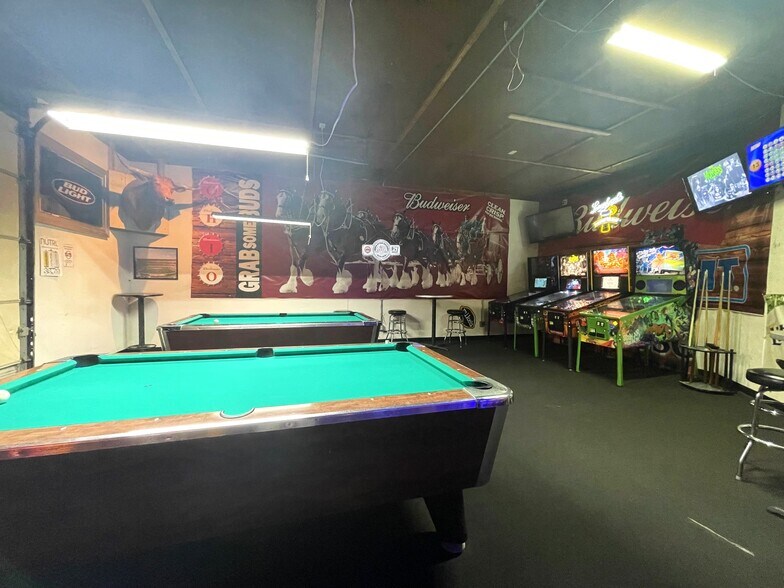 More Photos Of 2521 Waynesburg Dr SE, Canton General Retail For Sale