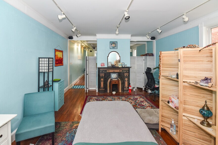 More Photos Of 3545 Chestnut Ave, Baltimore Office For Sale
