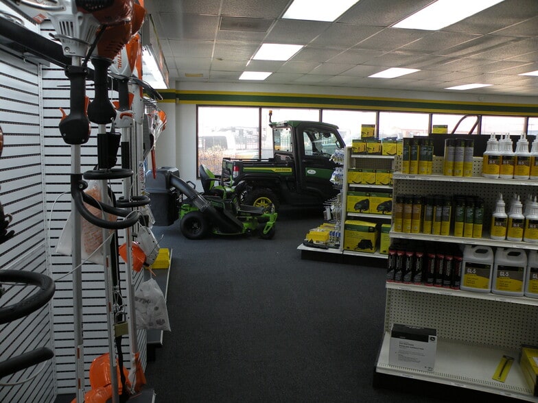 More Photos Of 45223 23rd St W, Lancaster Auto Dealership For Sale