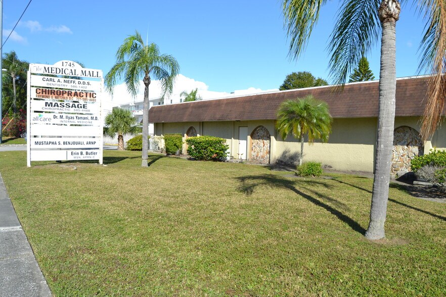 More Photos Of 1745 S Highland Ave, Clearwater Medical For Sale