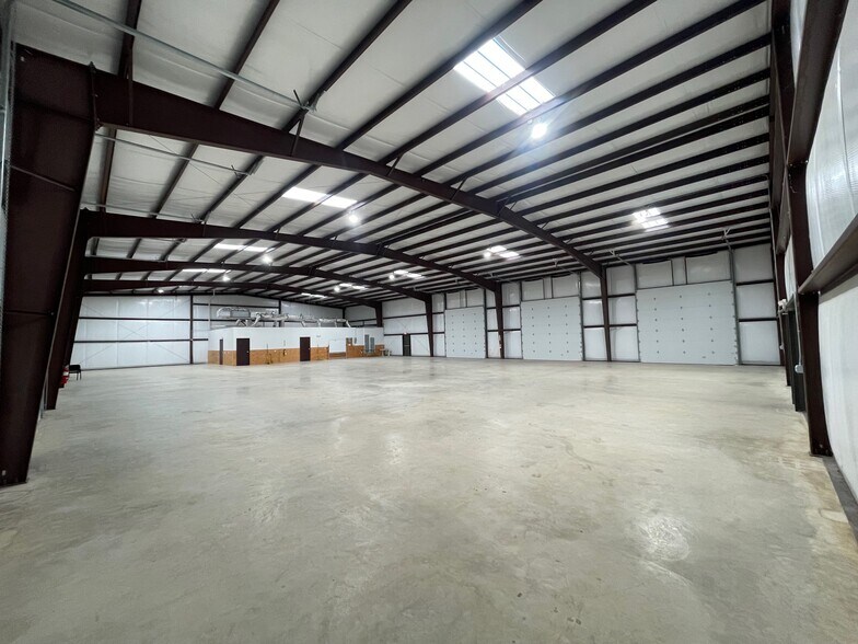 More Photos Of 198 HP Business Drive Rd, San Marcos Warehouse For Lease