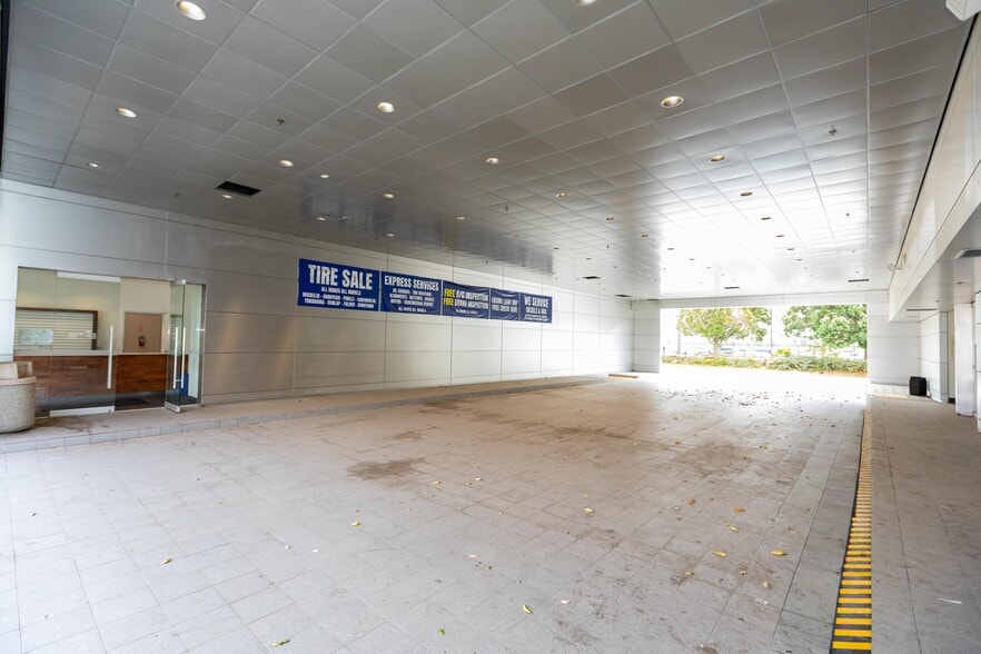 More Photos Of 1701 Auto Center Dr, Oxnard Auto Dealership For Sale
