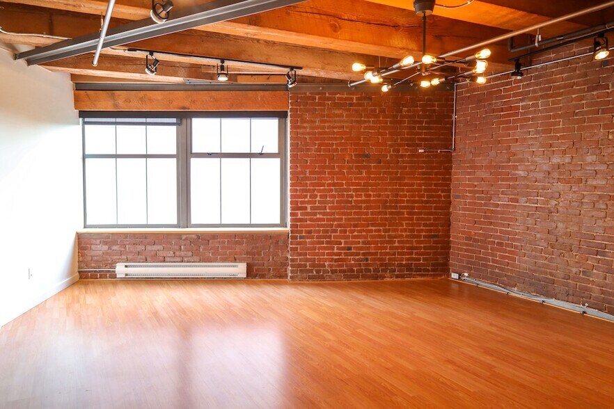 More Photos Of 1228 Hamilton St, Vancouver Office For Sale