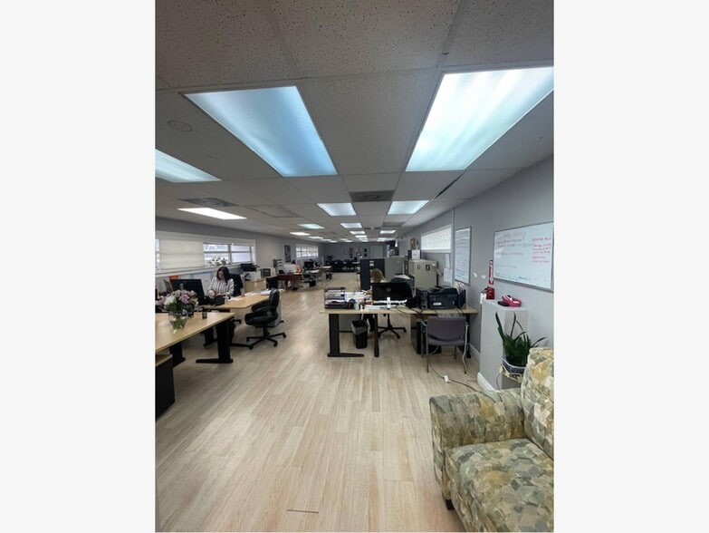 More Photos Of 501 NE 183 St, Miami Refrigeration Cold Storage For Lease