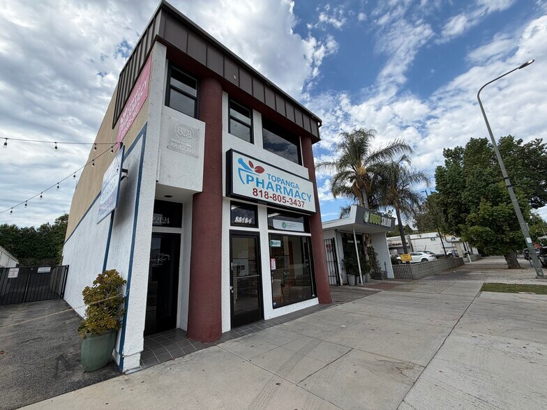 More Photos Of 22124 Ventura Blvd, Woodland Hills Office For Lease