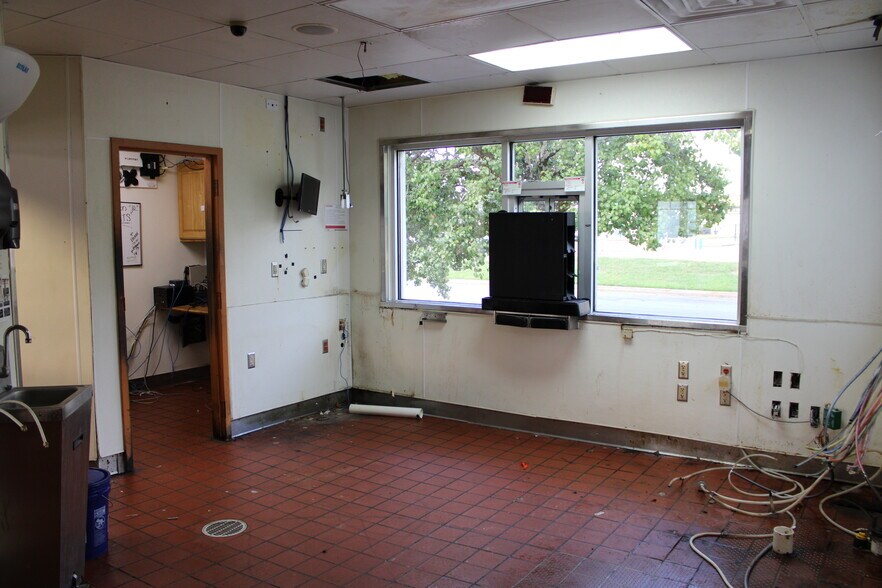 More Photos Of 2707 W 28th Ave, Pine Bluff Fast Food For Lease