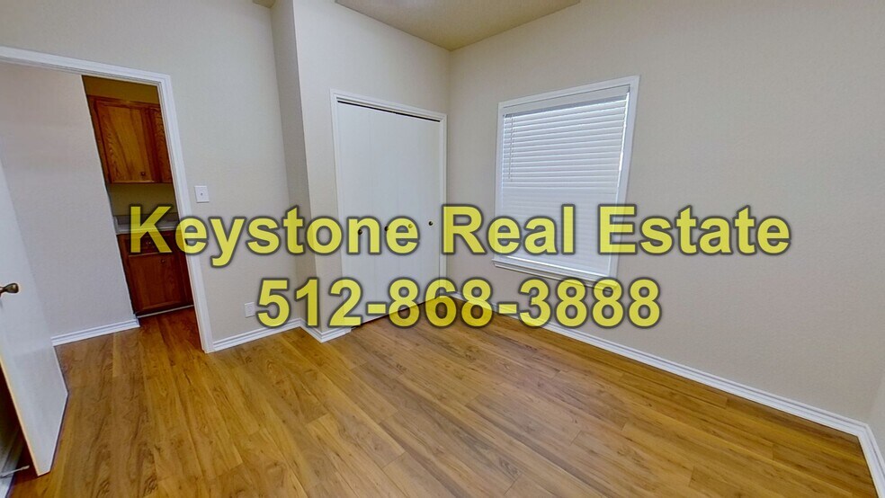 More Photos Of 1915 S Austin Ave, Georgetown Office For Lease