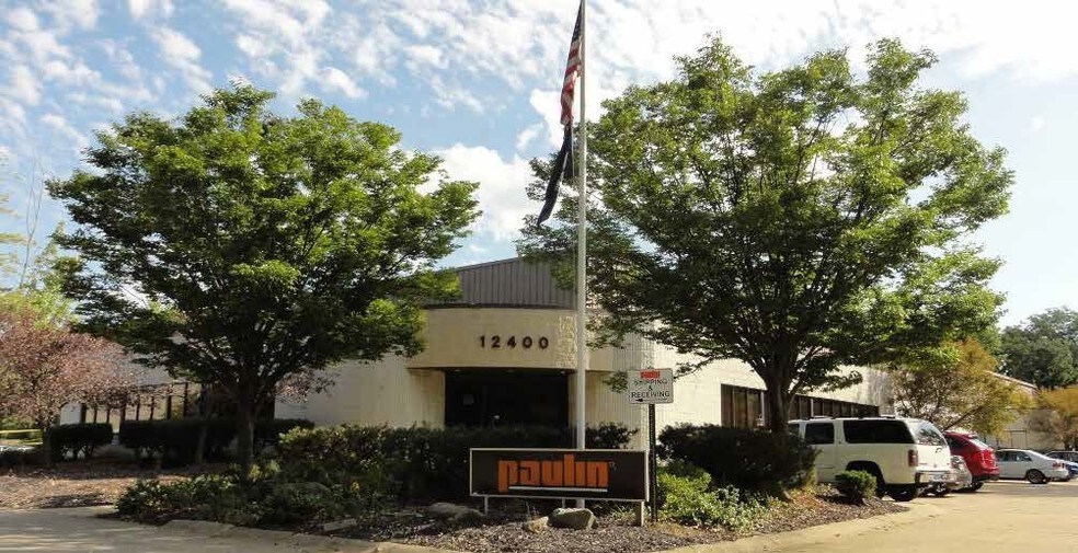 More Photos Of 12400 Plaza Dr, Parma Warehouse For Lease
