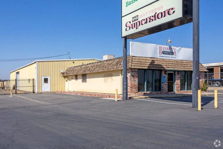 More Photos Of 6109-6165 N Winton Way, Winton Warehouse For Lease