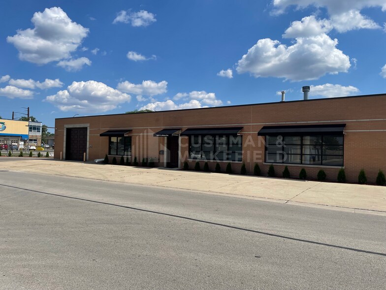 More Photos Of 3200 W Le Moyne Ave, Stone Park Warehouse For Lease