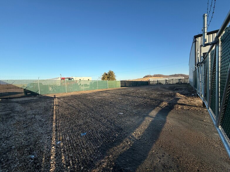 More Photos Of 10435 Bronzewood Dr, Dubuque Warehouse For Sale