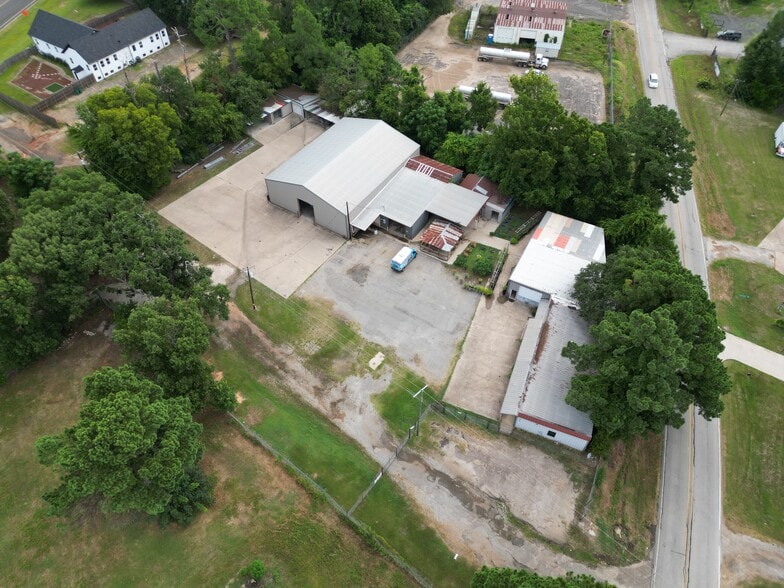 More Photos Of 4895 FM 850, Tyler Flex For Lease