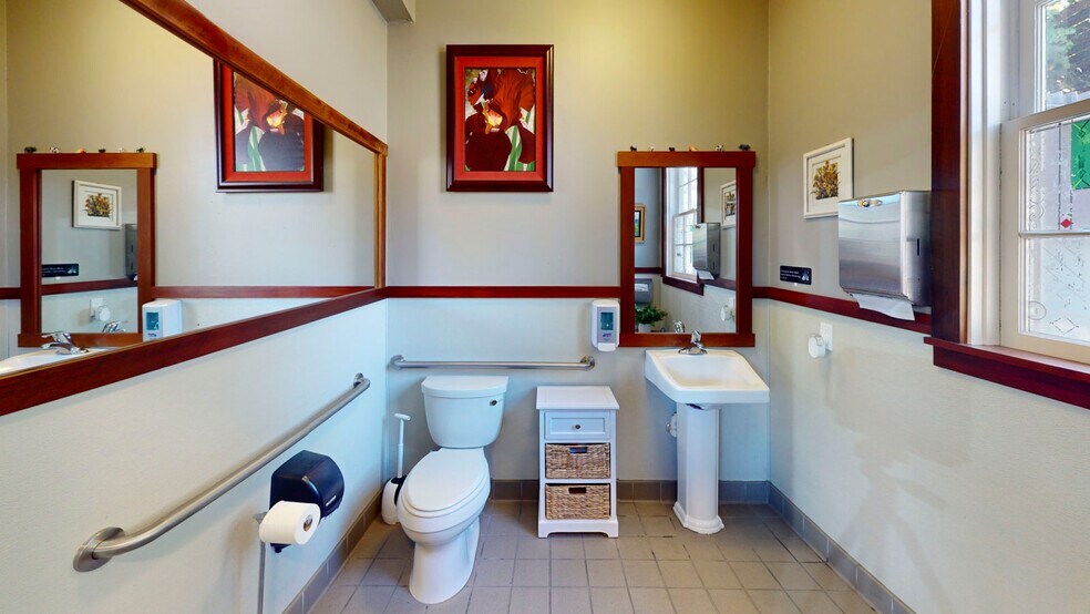 More Photos Of 380 Bohemian Hwy, Sebastopol Storefront Retail Residential For Sale