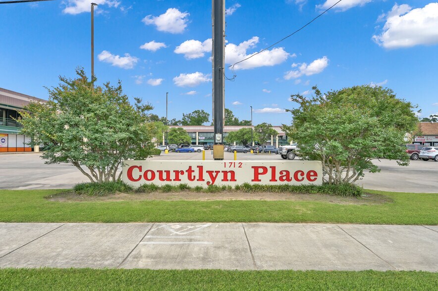 Primary Photo Of 1712 N Frazier St, Conroe Unknown For Sale