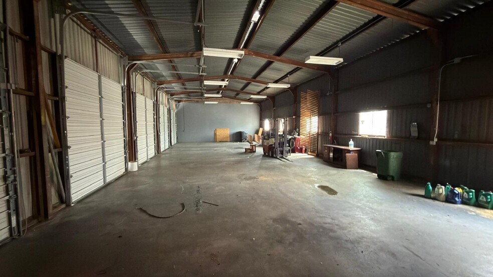More Photos Of 5440 Gulf Fwy, Houston Warehouse For Lease